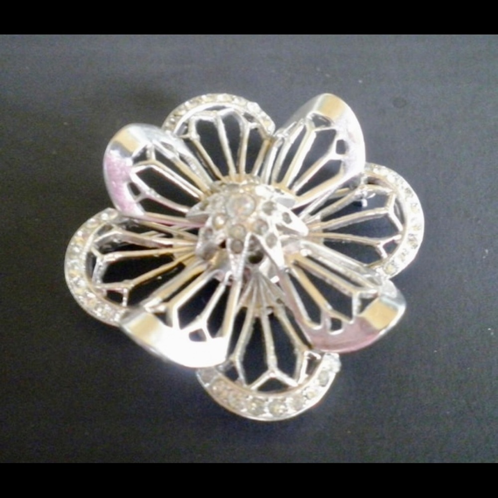 Vintage Jeray Flower Rhinestone Brooch/Pendant